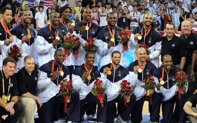 《救赎之队》！詹姆斯和保罗以现役身份进入名人堂创NBA历史纪录