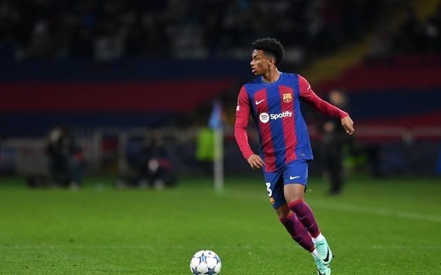 记者：巴尔德参加巴萨今日合练，亚马尔仍单独训练