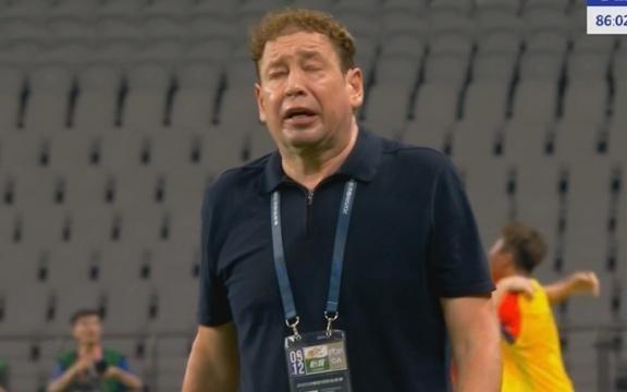 申花主帅斯卢茨基赛后：我现在的心情是想死的心都有