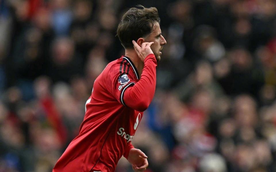 曼联豪取主场三连胜！2年第一次，25战升班马不败，连刷5纪录