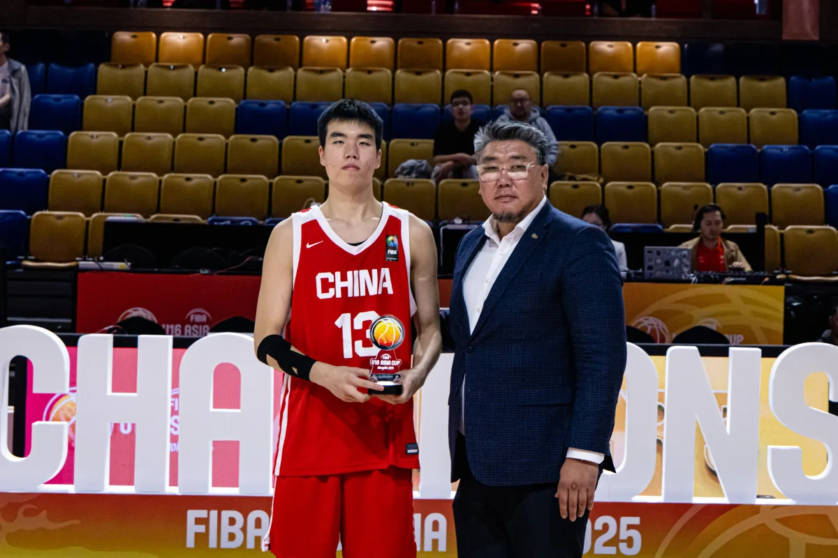夺亚军+最佳阵容！中国男篮又一15岁2米02新星蹿升：新四字外援