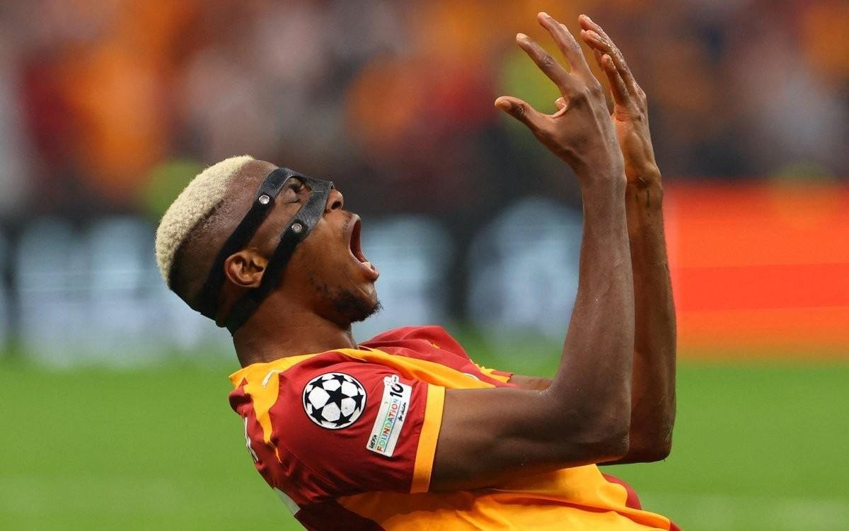 18场10球，奥斯梅恩是首位在欧冠进球上双的尼日利亚球员