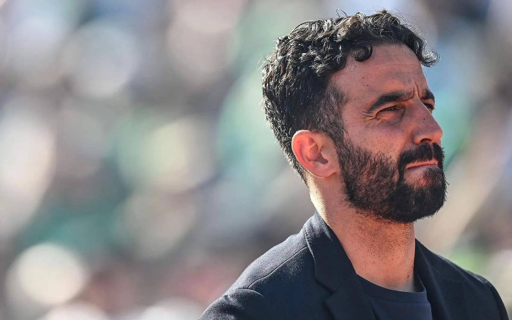 忙啥去了曼联主帅阿莫林并未第一时间出席赛前新闻发布会