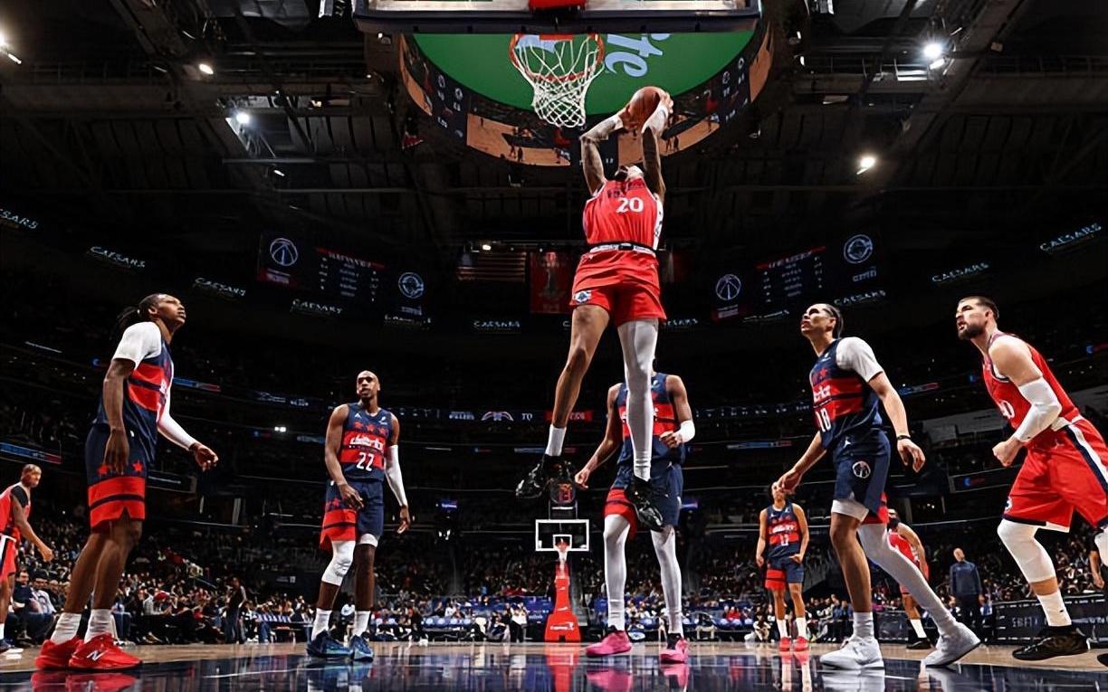 个人状态相当不错，可惜快船锋线大将还是得不到足够的出手机会