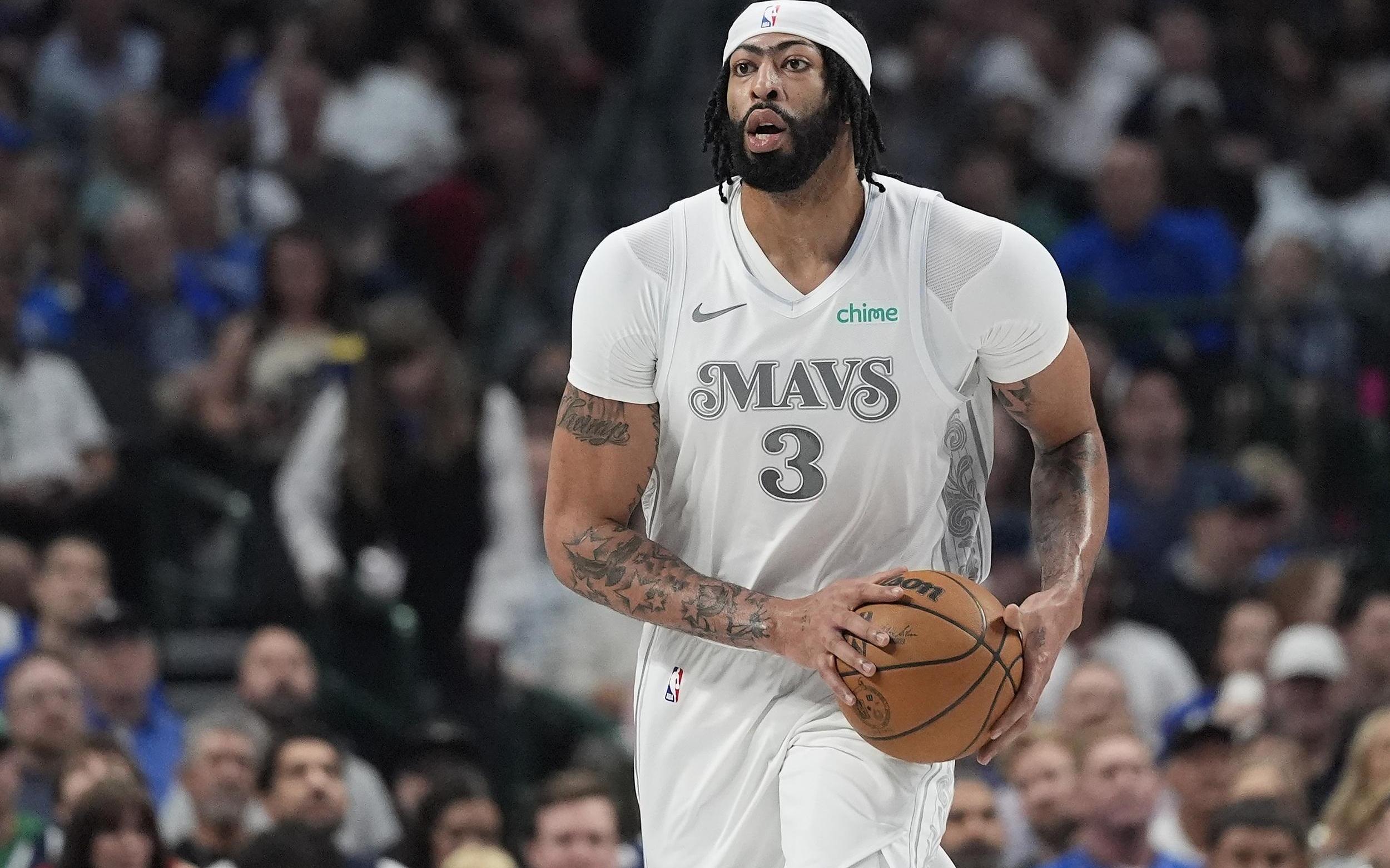 下半场爆发！浓眉登场31分钟15中7得到18分9板2助