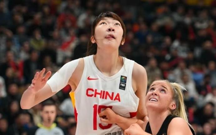 女篮又迎一大利好！宫鲁鸣举双手赞成：国手抱团模式恐被瓦解