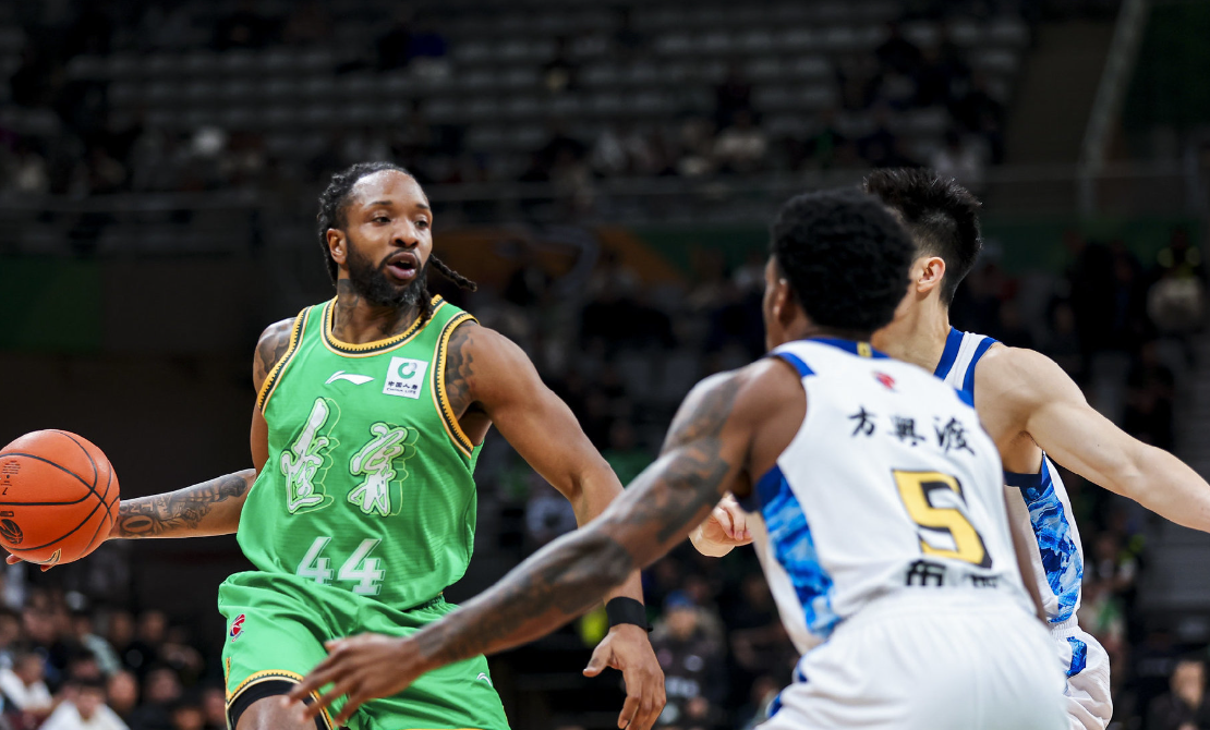 CBA大冷门！卫冕冠军遭辽篮16分复仇，