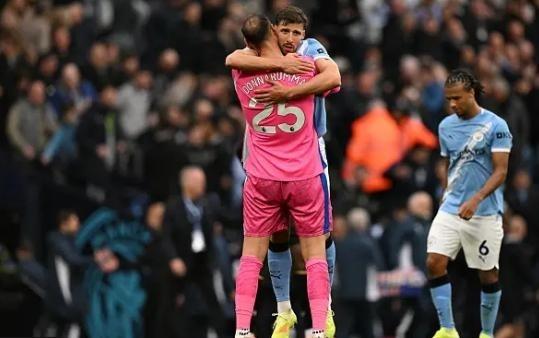 迪亚斯：哈兰德的表现让球队很高兴，希望更多球员能够进球