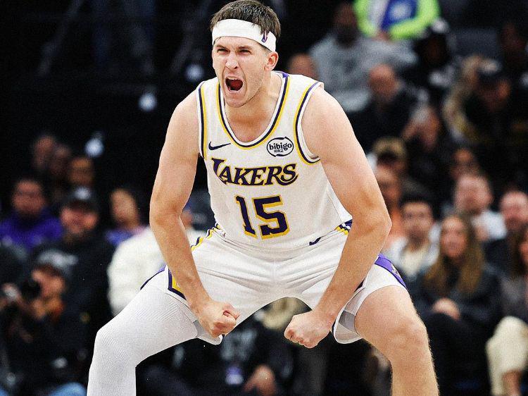 里夫斯51+11+9创NBA历史第1神迹，还刷爆纪录，詹姆斯东契奇缺战