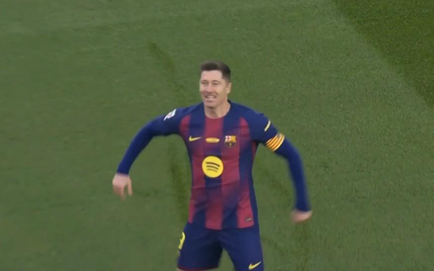 开场4分钟破门，莱万打入巴萨回归诺坎普的首粒进球