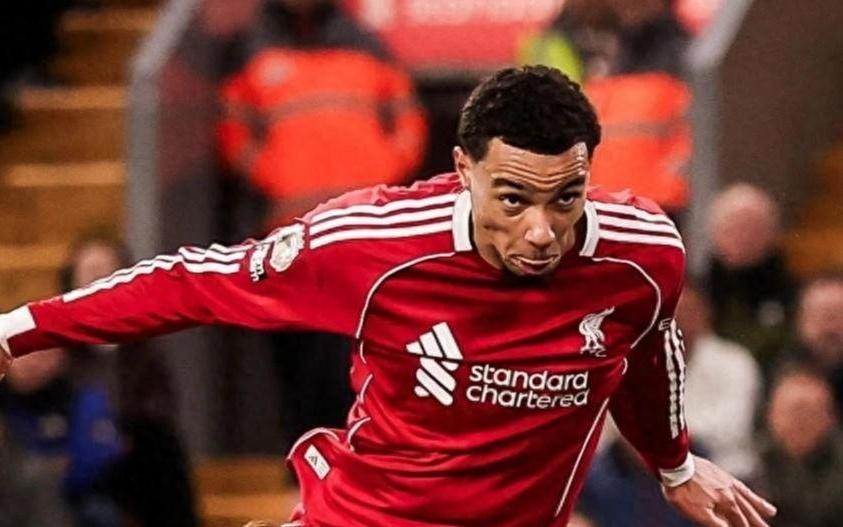 埃基蒂克双响引爆安菲尔德，伊萨克坐冷板凳引质疑