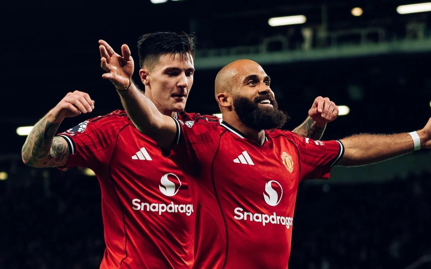 愿此刻定格曼联击败布莱顿之后暂时