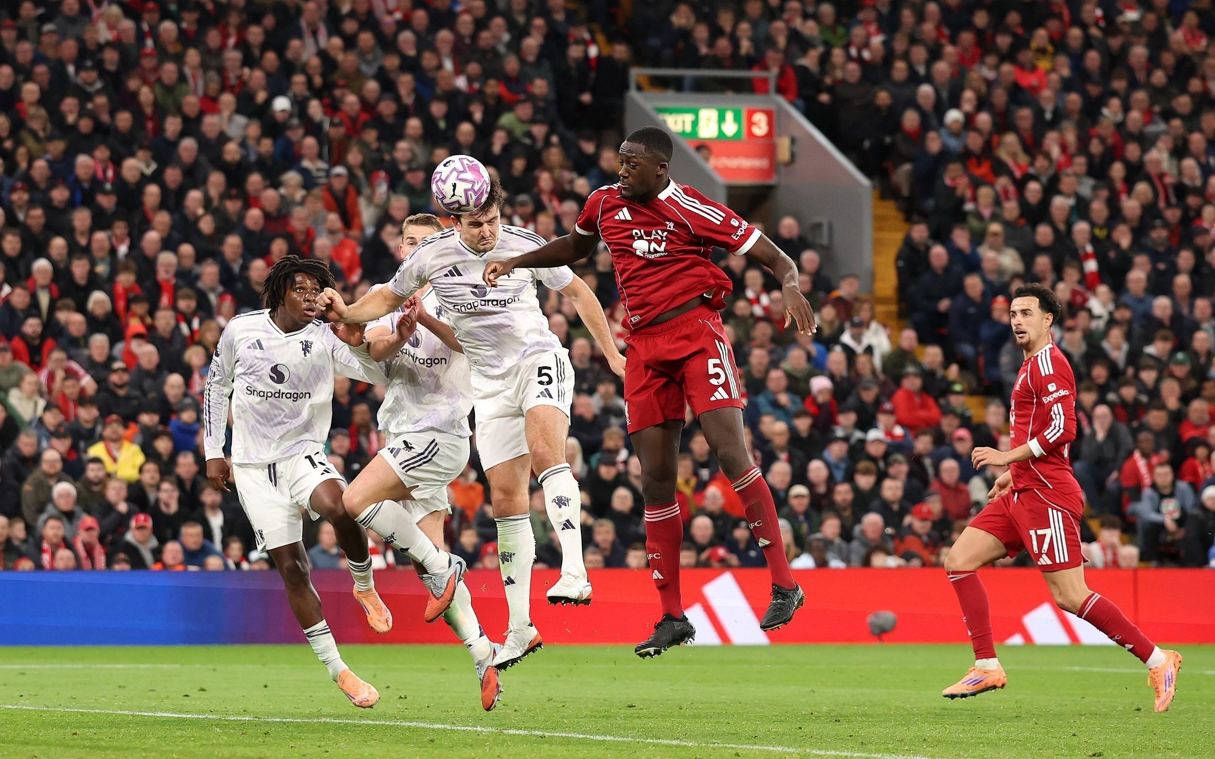 懂球帝X咪咕英超第8轮最佳进球：B费凌空传中，马奎尔头球灌篮