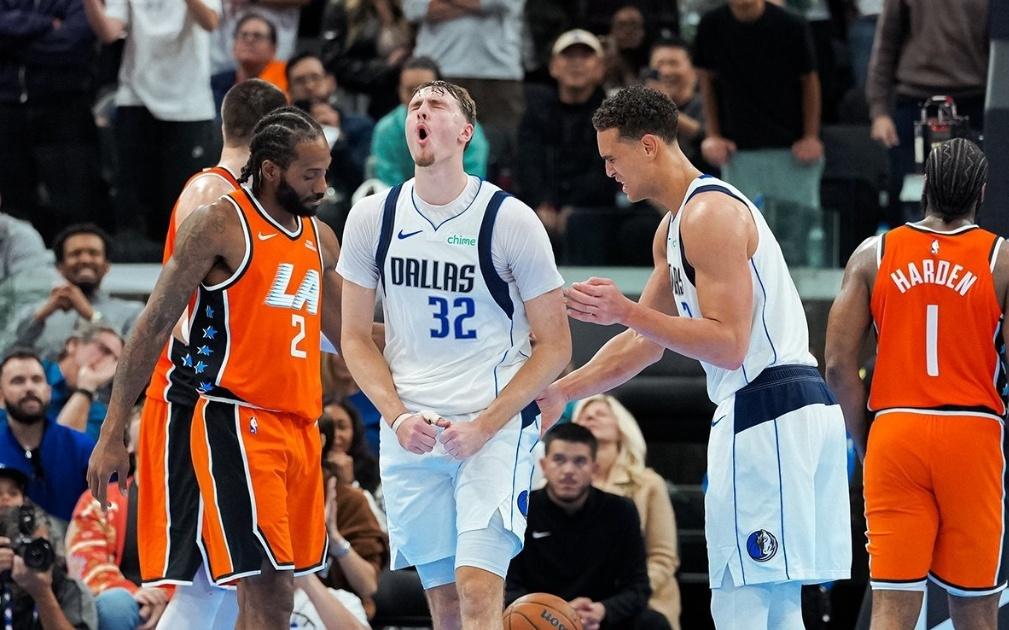 场均轰27分8助，表现越来越消极！NBA的劳模超巨，真想离开就直说