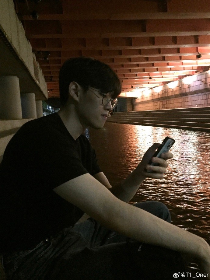 Oner晒照：看到最后一张点赞炫竣的人会收获好运喔