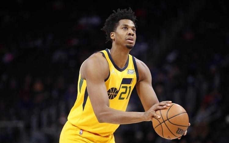 媒体人：上海男篮对怀特塞德个人状态并不满意签约几率较低