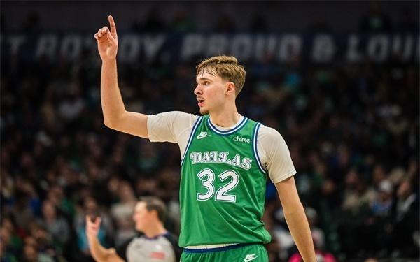 NBA弗拉格成为史上最年轻49分先生