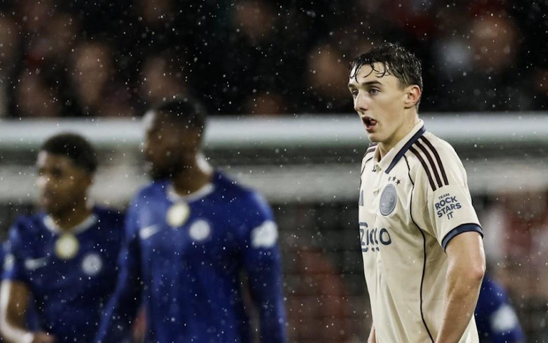 14落后切尔西,阿贾克斯时隔67年再度在欧战上半场丢4球