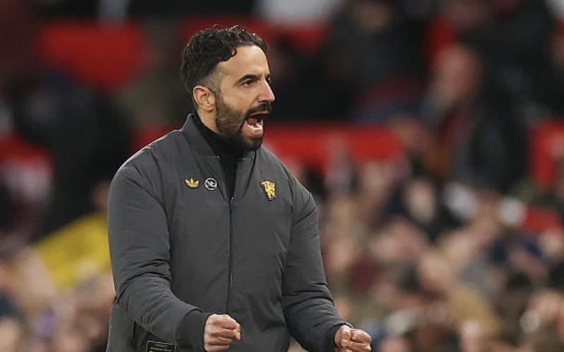 内维尔：我认为这是阿莫林执教生涯中最出色、最重要的一周