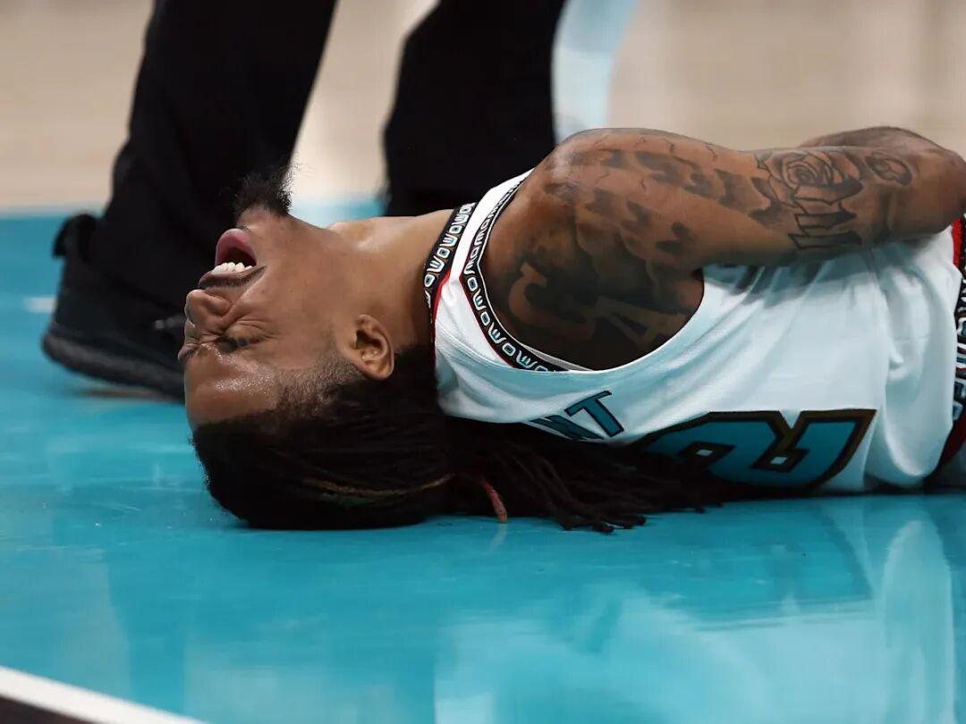 左脚再次受伤！26岁的莫兰特，还能成为NBA门面吗