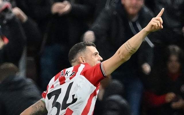 一场11！让英超争四乱了：桑德兰3轮不败+进前四，2大黑马搅局