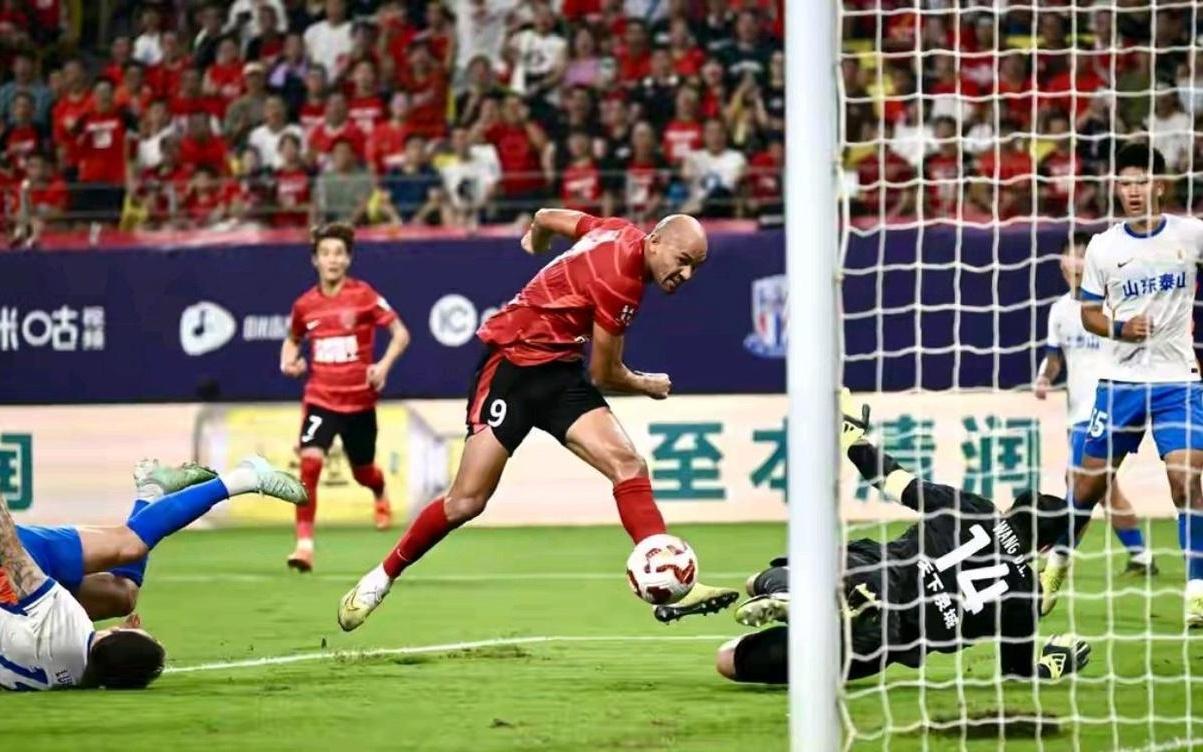 费利佩荣膺中超8月最佳球员五球闪耀助成都蓉城高歌猛进