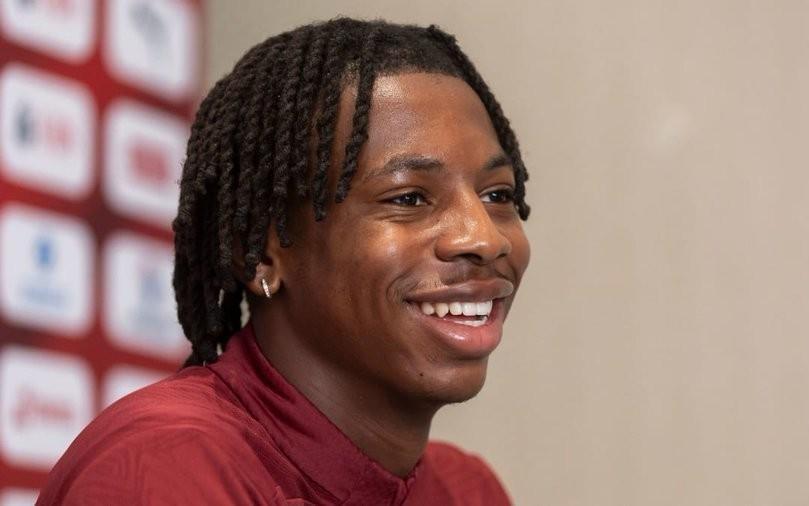 瑞士国脚曼赞比：扎卡是一名非常棒的队长，很高兴我们拥有他