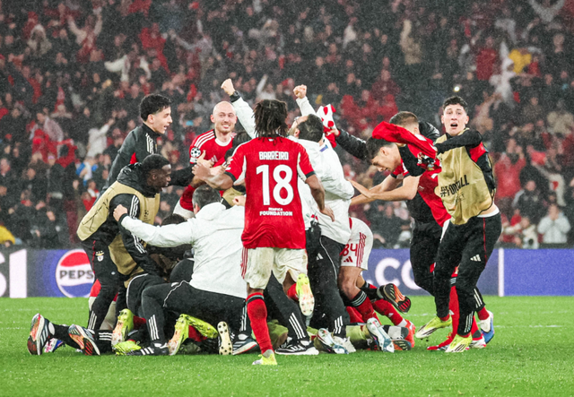 欧冠奇迹！63岁穆帅神作：最后1秒指示门将压上暴击皇马