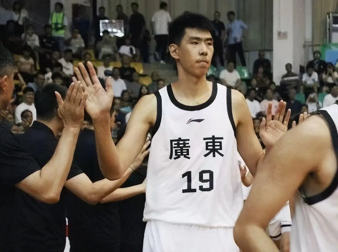 全运会不堪大用，体测也过不了！阿联接班人换队也难逃番薯命