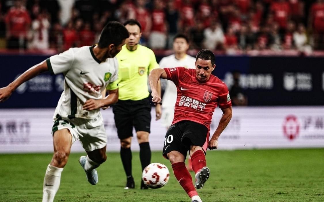 上港亚冠表现让球迷非常满意，因为只有中超冠军才有资格打亚冠