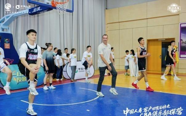 中国人寿CBA探营广州站活动，“一日球员”空降广州龙狮