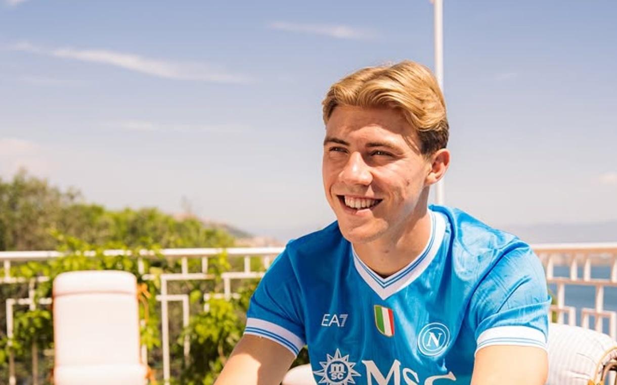 霍伊伦：那不勒斯给我家的感觉，期待卢卡库回归并向他学习