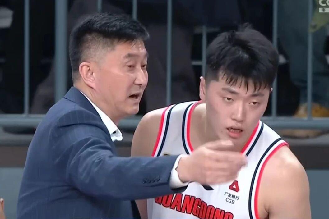 广东男篮锋线升级，臂展2米08NBA悍将加盟，和崔永熙组全新锋线