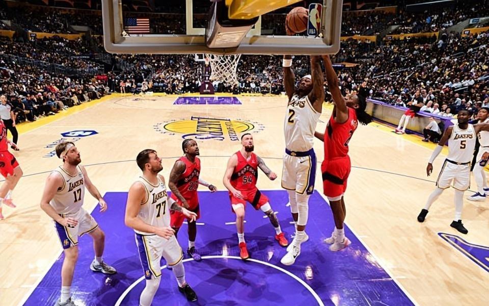 防守端的贡献度太高了！湖人能不能充分发挥出锋线大闸的潜能