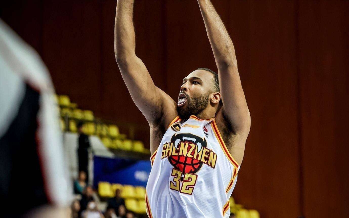 青岛队签下前深圳队外援，上赛季他在CBA赛场上的表现相当惊艳
