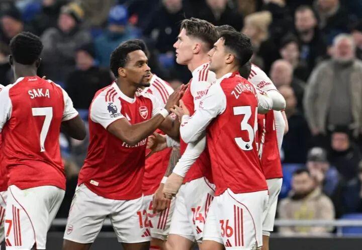 阿森纳仍在进化！萨卡找到新搭档左路防线竟可无限换防