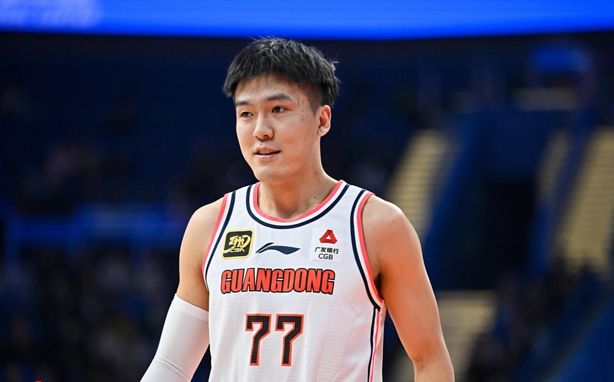 不到30岁！CBA这3人没下家，杜锋放弃防守悍将，名帅之一告别赛场