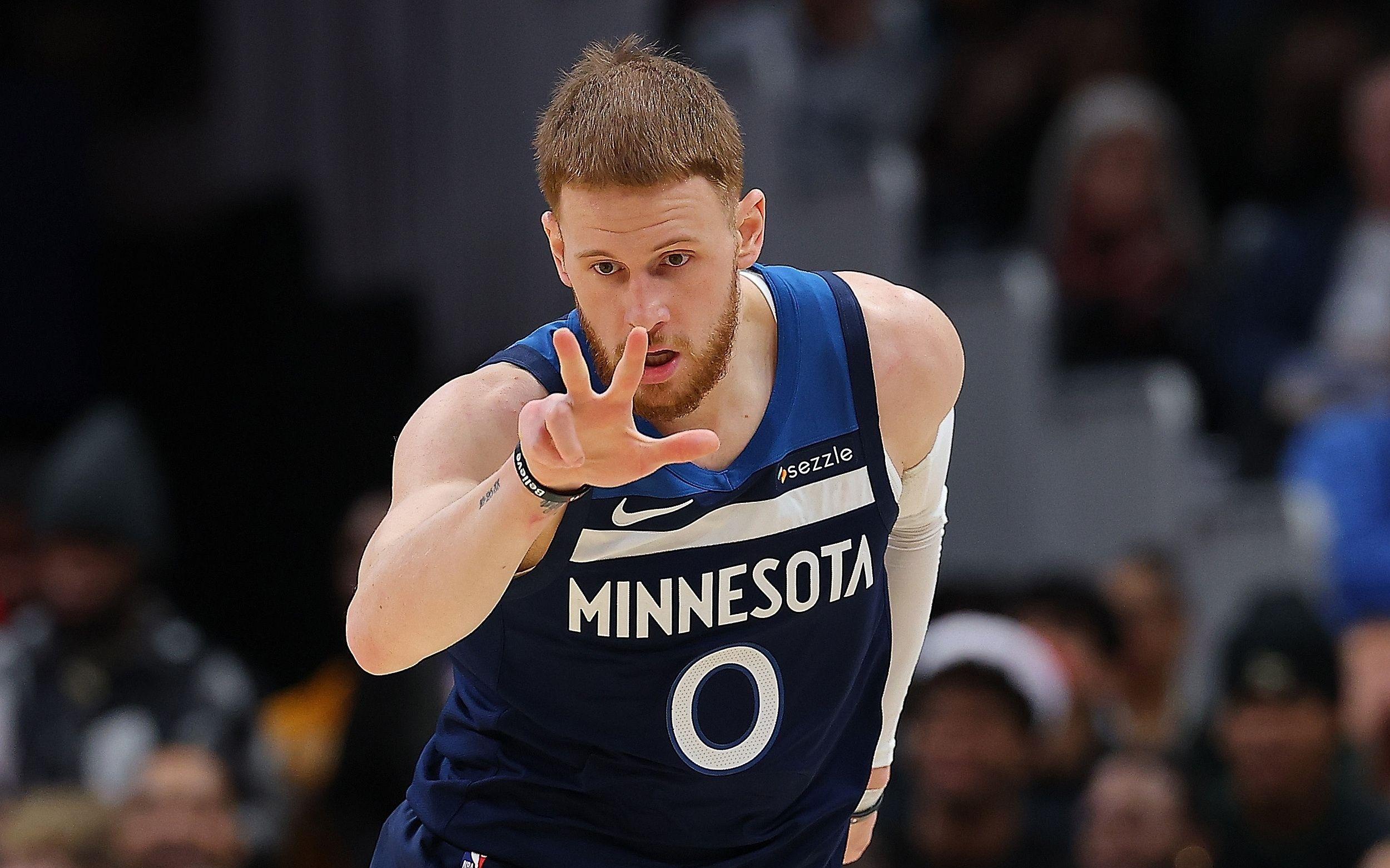 迪温琴佐：我爱锡伯杜教练，但在NBA被交易和被解雇都很正常