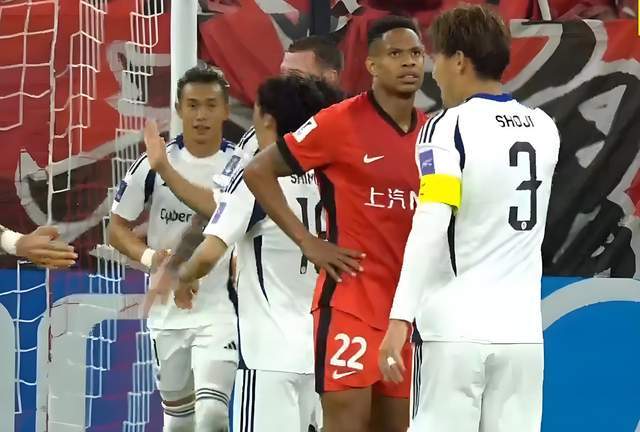 02！中超领头羊折戟亚冠，面对日本劲旅无还手之力，3轮1分垫底