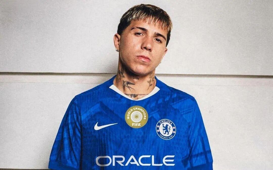 5600亿科技巨头，终结切尔西胸前“裸奔”