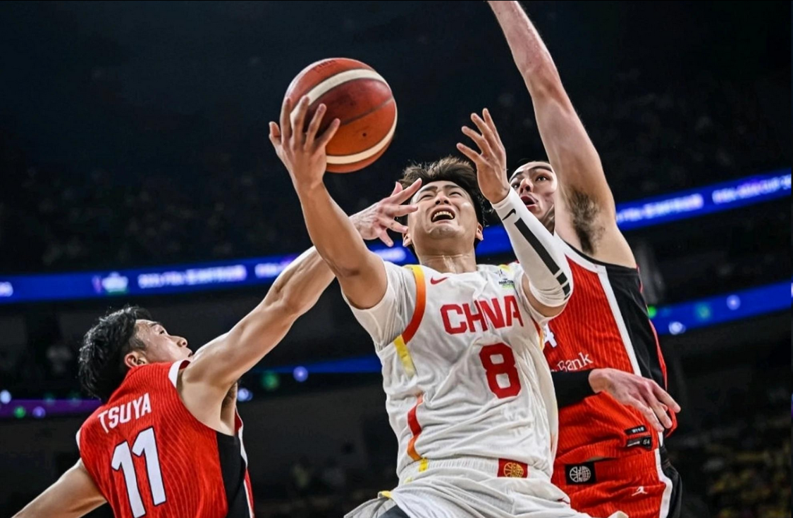 男篮后场有救了！CBA出品的后卫难堪大任，郭士强该给这2人机会了