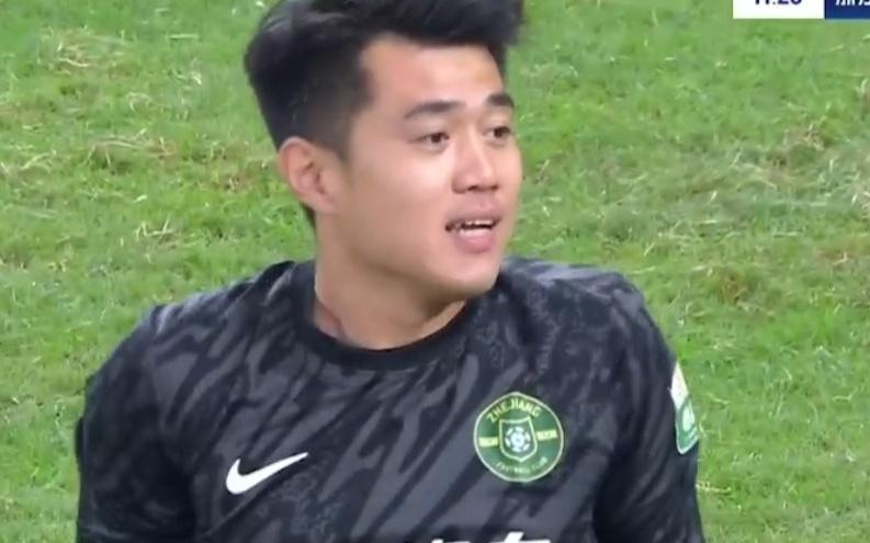 海港梦幻开局！刘浩帆乌龙送礼，单季第5球，浙江创中超尴尬纪录