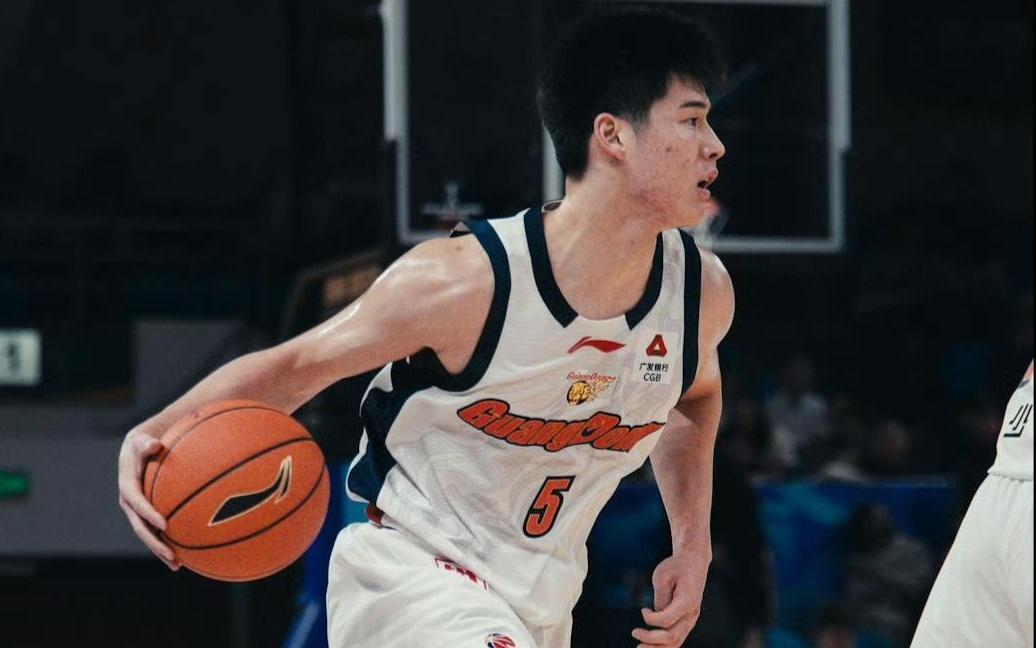 亮剑！广东新赛季首战三大杀招，跑轰风