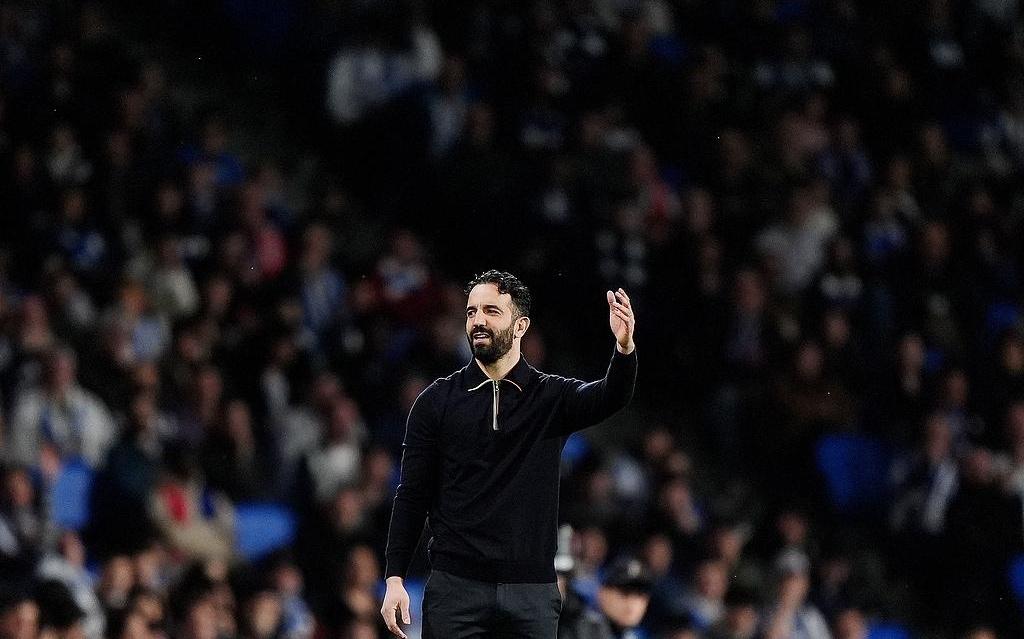 阿莫林“下课”，曼联寻找新主帅