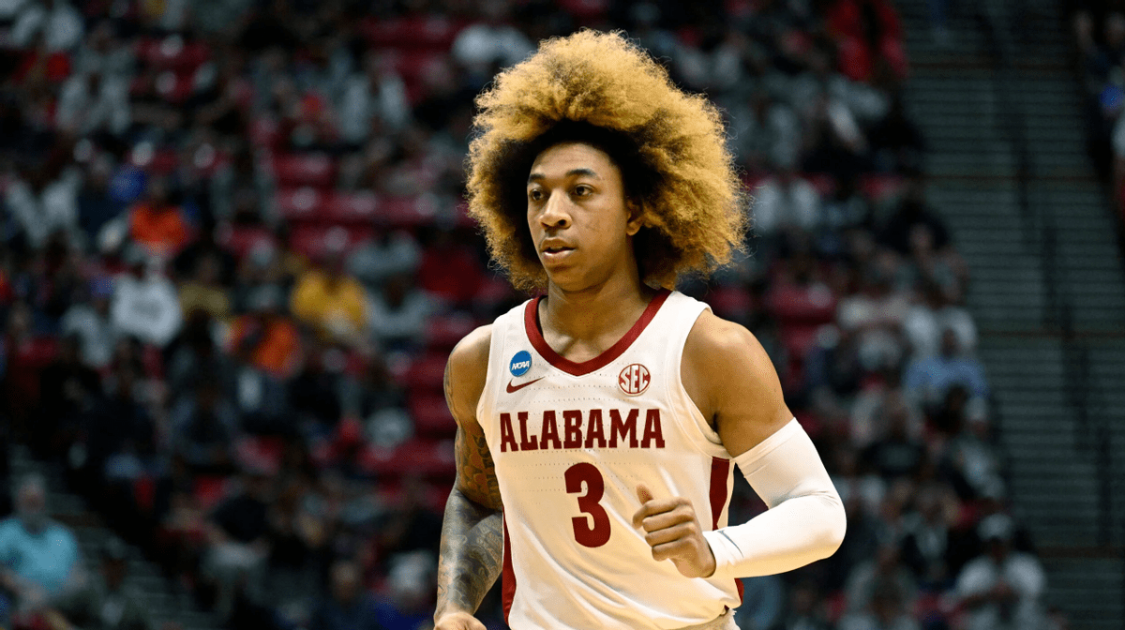 火箭捡到宝！场均25.1分+MVP，乌度卡狂夸他3分钟，有点意思