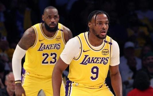 布朗尼谈NBA首秀：那是一次非常疯狂的经历紧张感简直爆棚