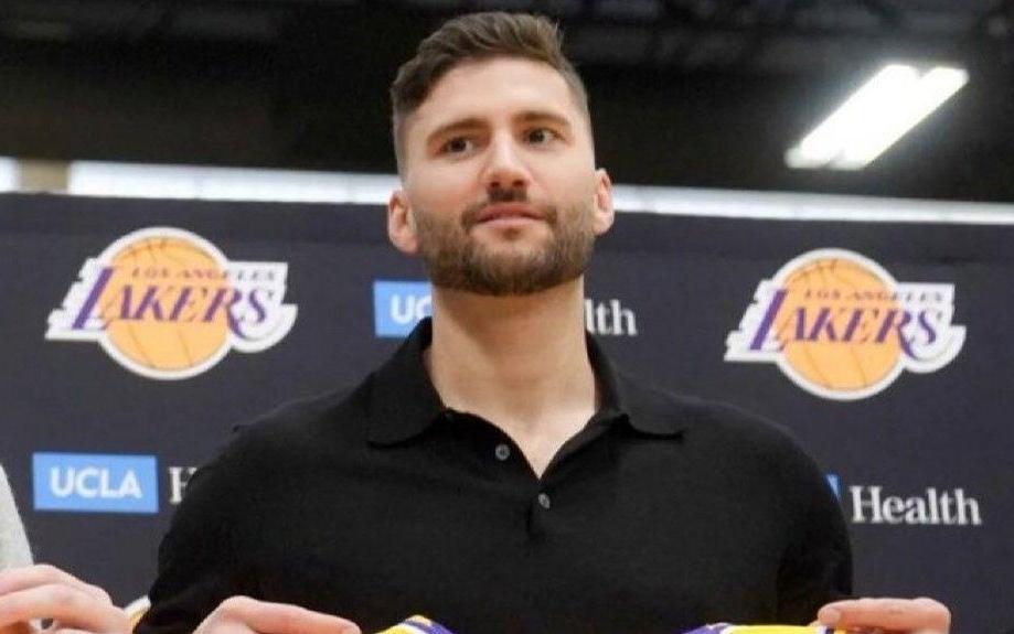 无缘揭幕战！湖人官方：克勒贝尔斜方肌拉伤，至少缺席两周