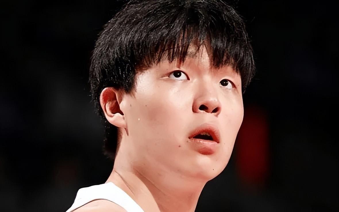 杨瀚森2分1板各界说啥张卫平调侃比姚明强，刘维伟大谈首秀成功