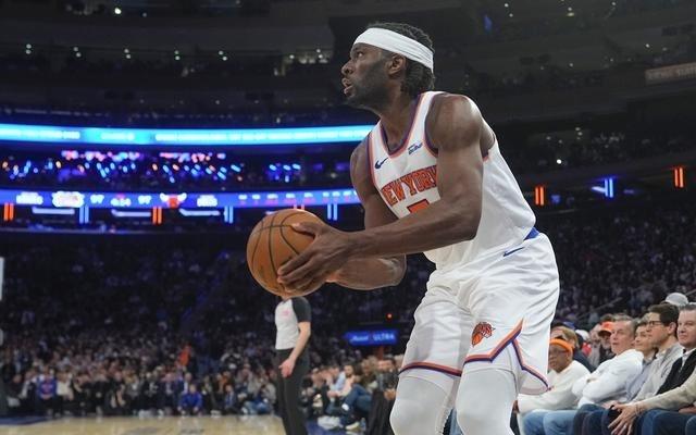 热火官宣两笔球员动态：签下阿丘瓦并裁掉盖布马德森！