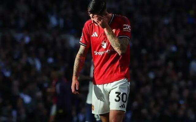 又要亏了曼联8500万先生错失机会+伤退，名宿直言不如霍伊伦德